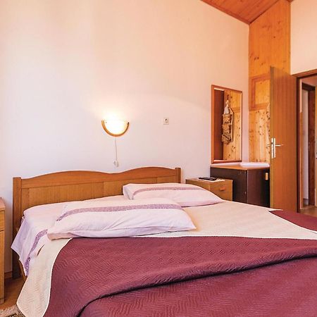 Beautiful Apartment In Pula With Kitchen Eksteriør bilde
