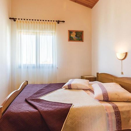 Beautiful Apartment In Pula With Kitchen Eksteriør bilde