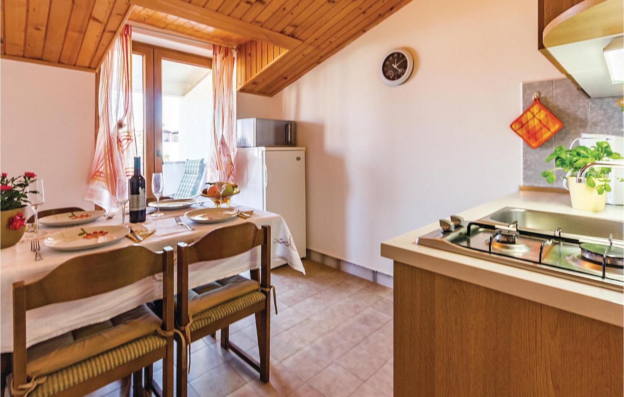 Beautiful Apartment In Pula With Kitchen Eksteriør bilde