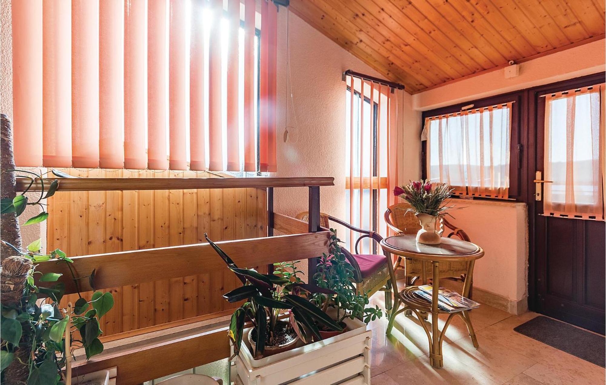 Beautiful Apartment In Pula With Kitchen Eksteriør bilde