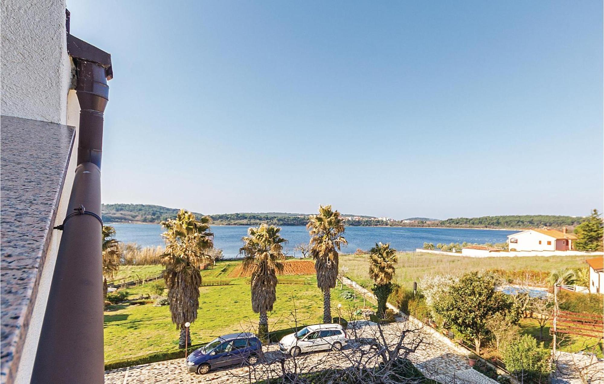 Beautiful Apartment In Pula With Kitchen Eksteriør bilde