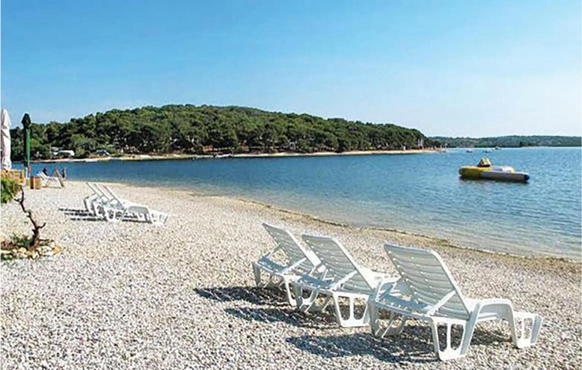 Beautiful Apartment In Pula With Kitchen Eksteriør bilde